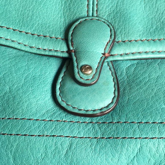 NEW never been used LIZ CLAIBORNE LEATHER Clutch/wristlet. - Picture 2 of 10